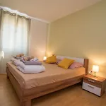 Daire Nika In By Interhome *